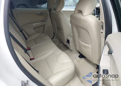2015 Volvo Xc60 T5/T5 Premier из США, поврежденный, VIN YV4612RK1F2711675